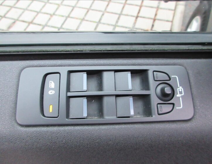 Land Rover Discovery Sport SUV 2,0 l 132 kw