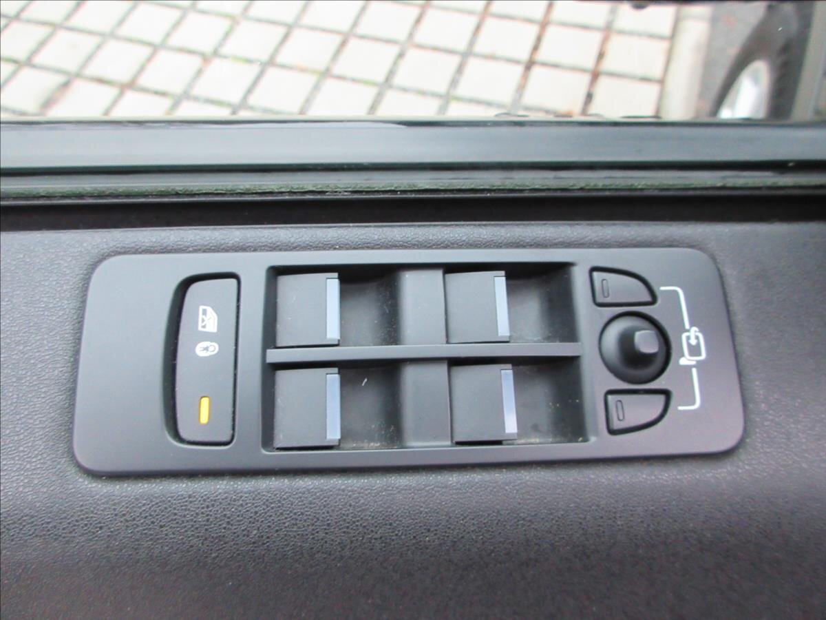 Land Rover Discovery Sport SUV 2,0 l 132 kw