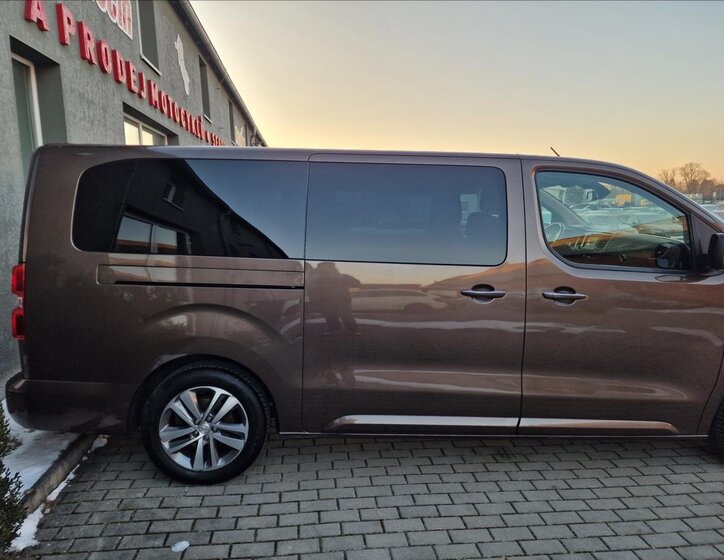Peugeot Traveller MPV 2,0 l 130 kw