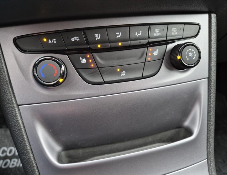 Opel Astra Hatchback 999,0 77 kw