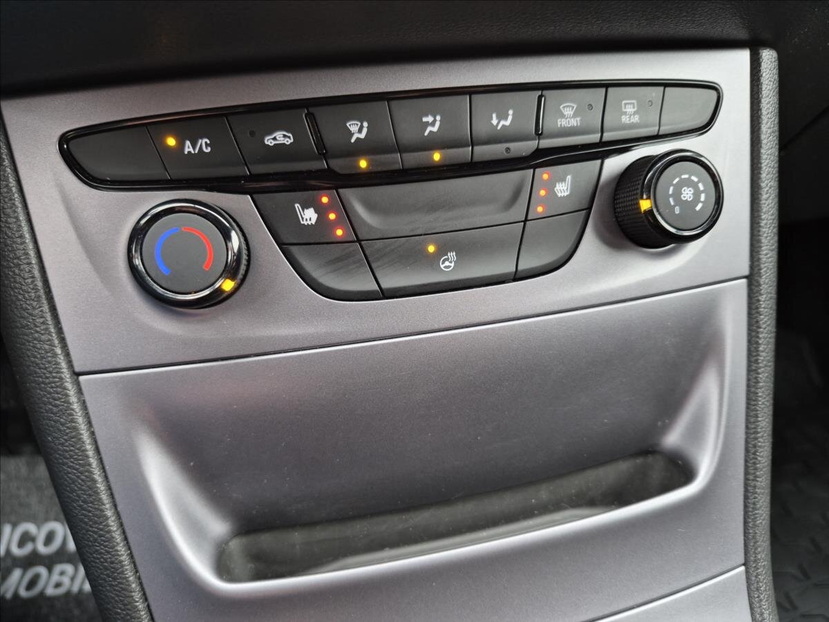 Opel Astra Hatchback 999,0 77 kw