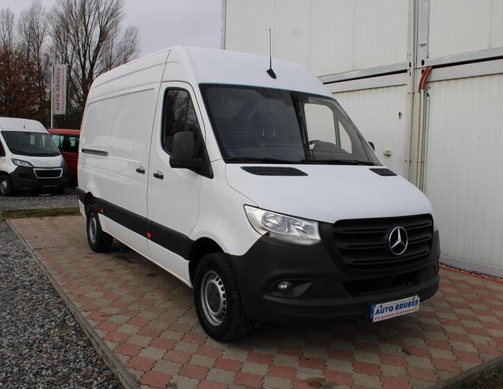 Mercedes-Benz Sprinter 2