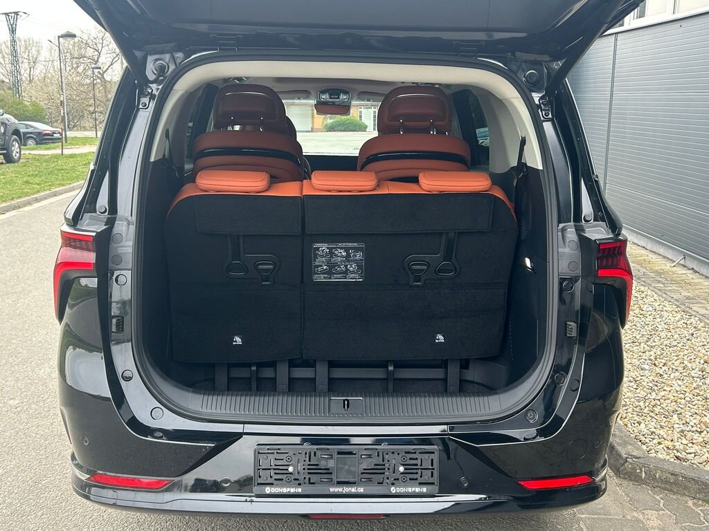 Dongfeng Ostatní MPV 1,5 l 255 kw