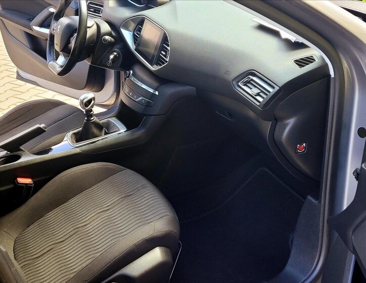 Peugeot 308 Kombi 1,2 l 96 kw