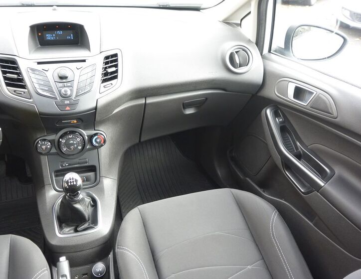 Ford Fiesta 13