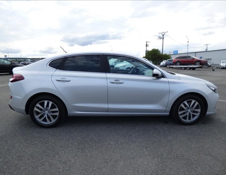 Hyundai i30 Liftback 1,6 l 100 kw