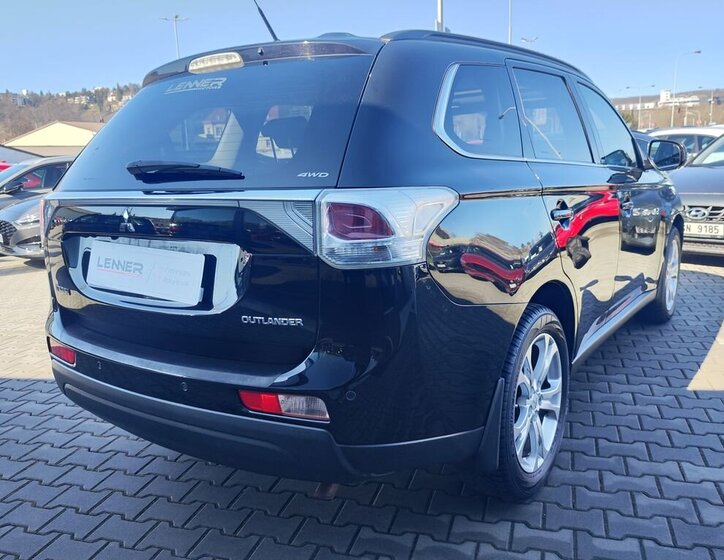Mitsubishi Outlander SUV / Terénní 2,3 l 110 kw