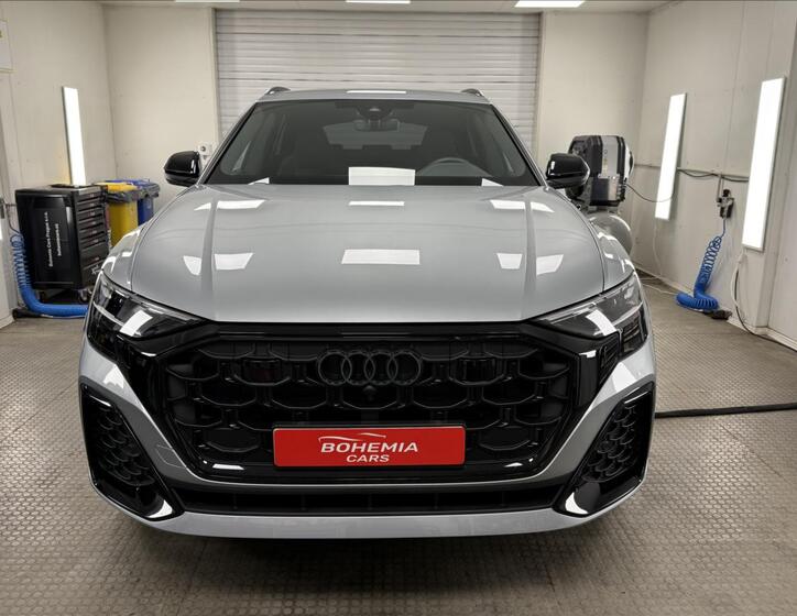Audi Q8 2