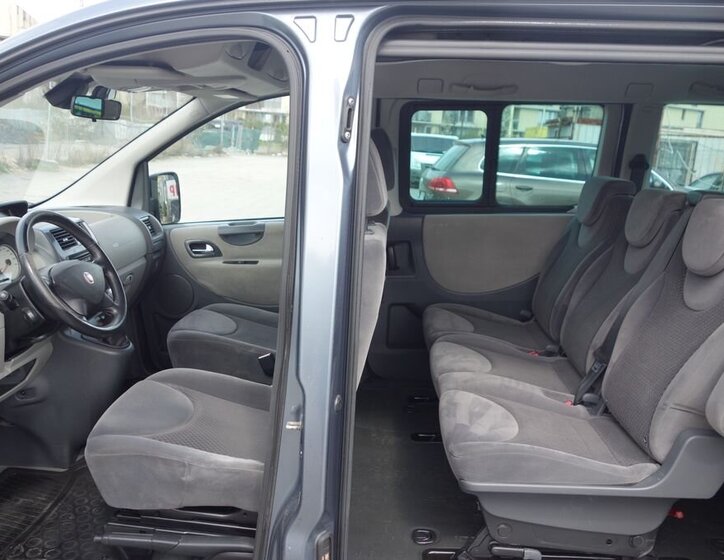 Peugeot Expert Kombi 2,0 l 100 kw