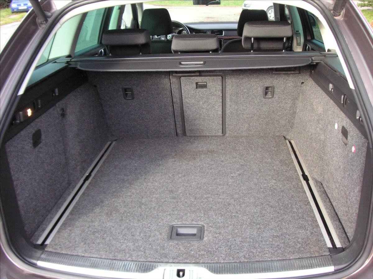 Škoda Superb Kombi 2,0 l 103 kw