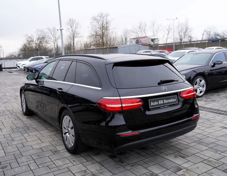 Mercedes-Benz Třídy E Kombi 2,0 l 143 kw