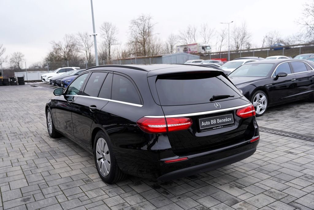 Mercedes-Benz Třídy E Kombi 2,0 l 143 kw