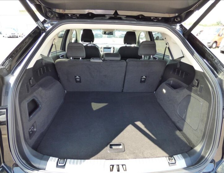 Ford Edge SUV / Terénní 2,0 l 132 kw