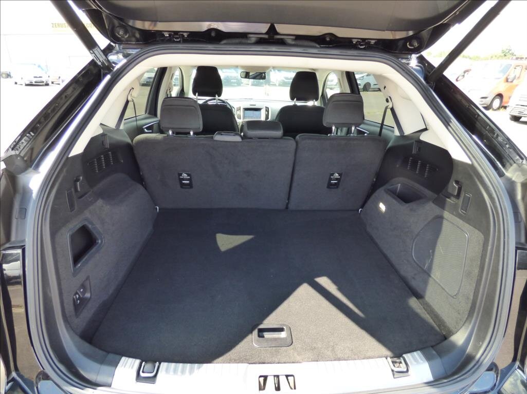 Ford Edge SUV / Terénní 2,0 l 132 kw