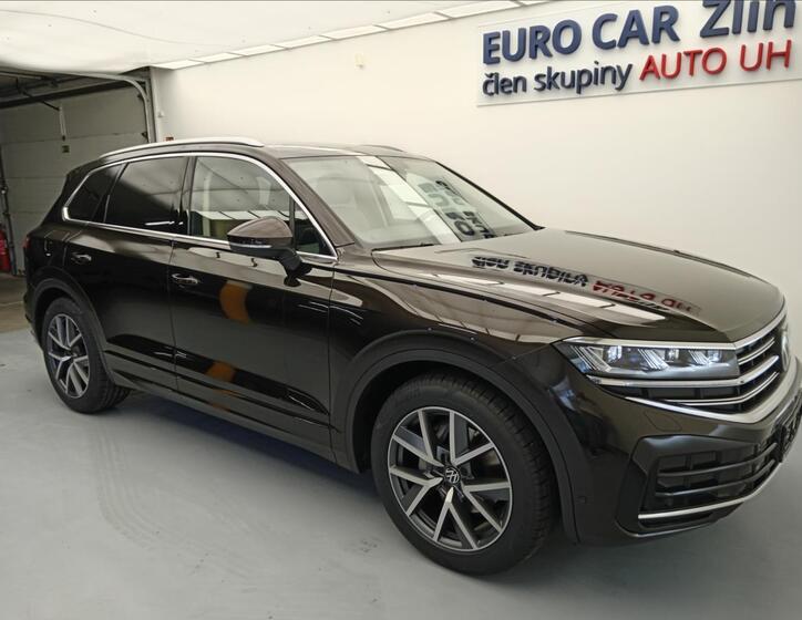 Volkswagen Touareg 8