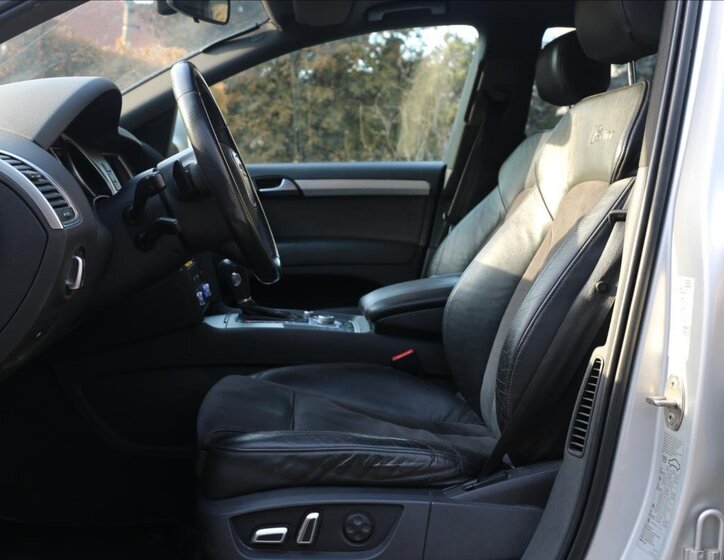 Audi Q7 Kombi 3,0 l 176 kw