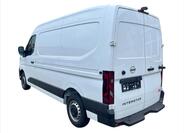Nissan Interstar 10
