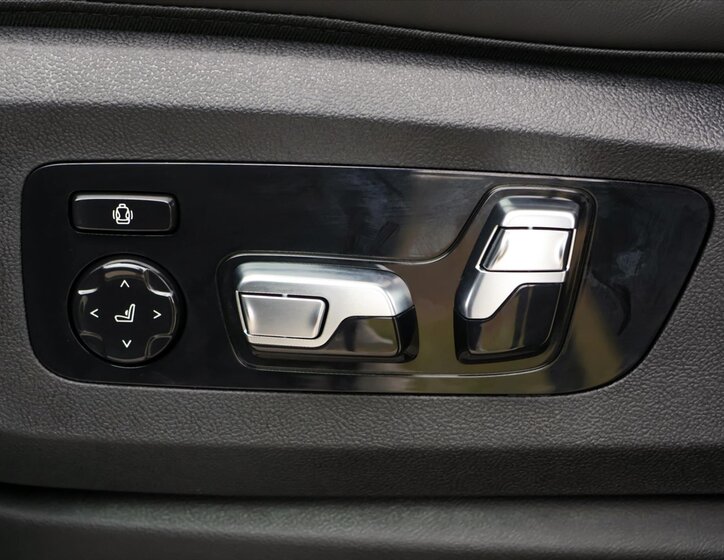 BMW X5 SUV / Terénní 3,0 l 259 kw