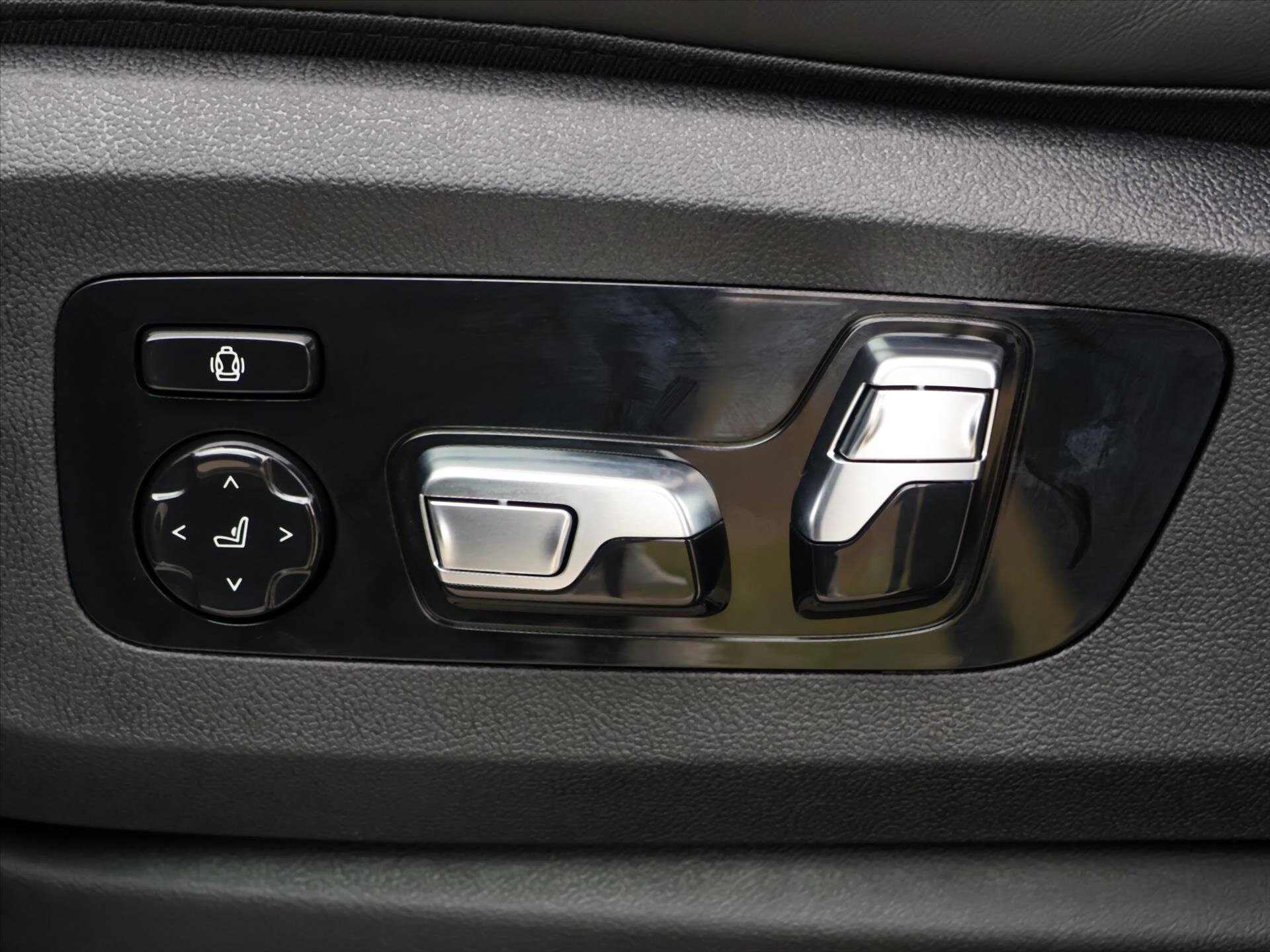 BMW X5 SUV / Terénní 3,0 l 259 kw