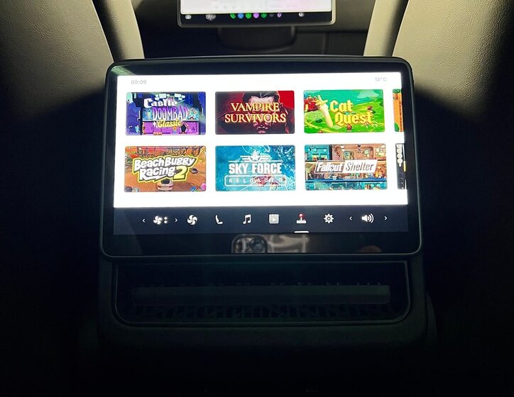 Tesla Model 3 Sedan 0,0 324 kw