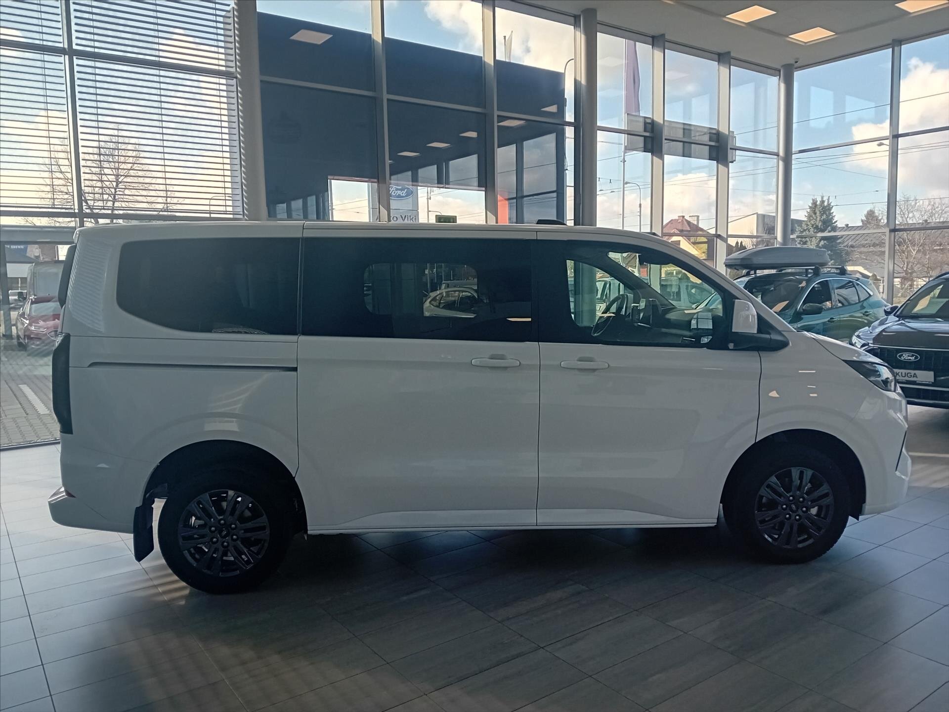 Ford Tourneo Custom Kombi 2,0 l 110 kw