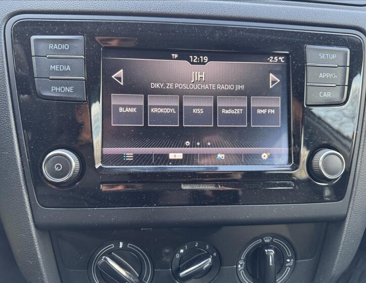 Škoda Rapid Hatchback 999,0 70 kw