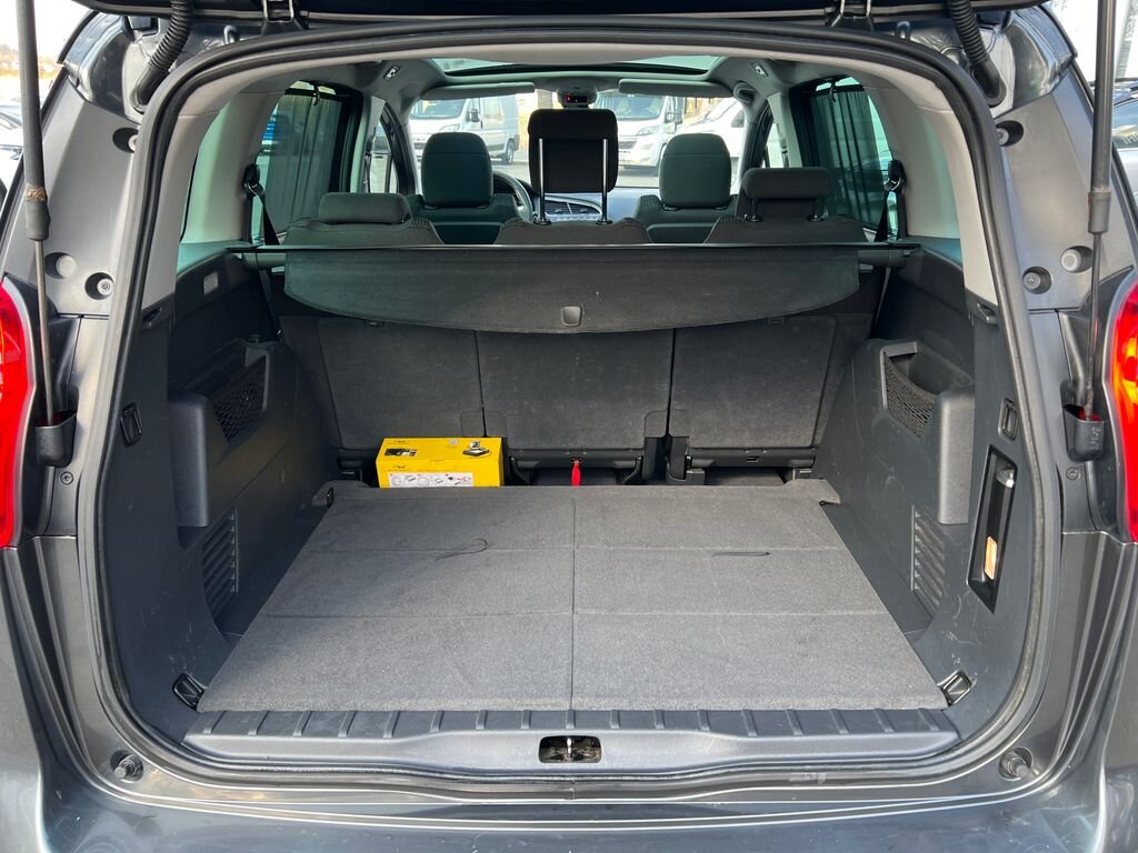 Peugeot 5008 MPV 2,0 l 120 kw