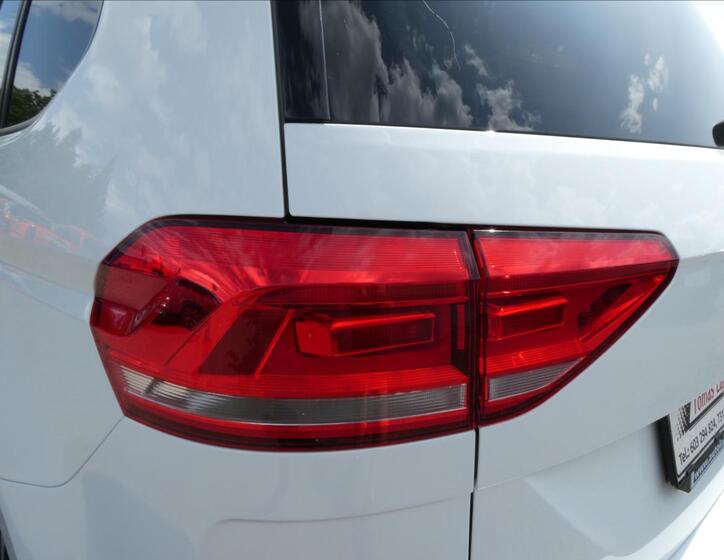 Volkswagen Touran 11