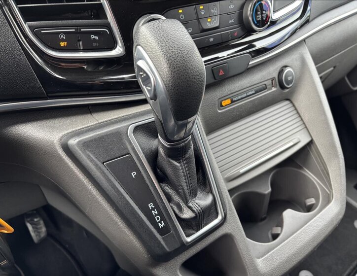 Ford Tourneo Custom Kombi 2,0 l 125 kw