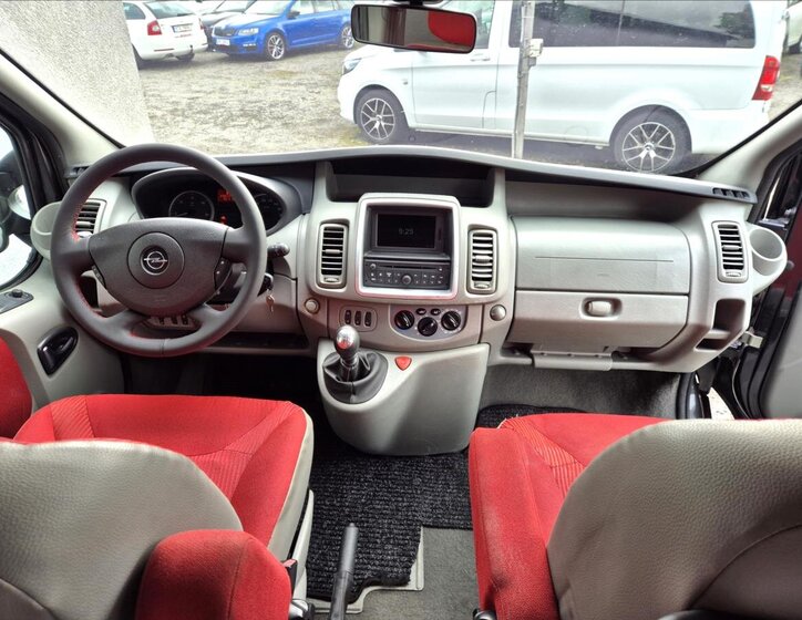 Opel Vivaro VAN / Minibus 2,0 l 84 kw