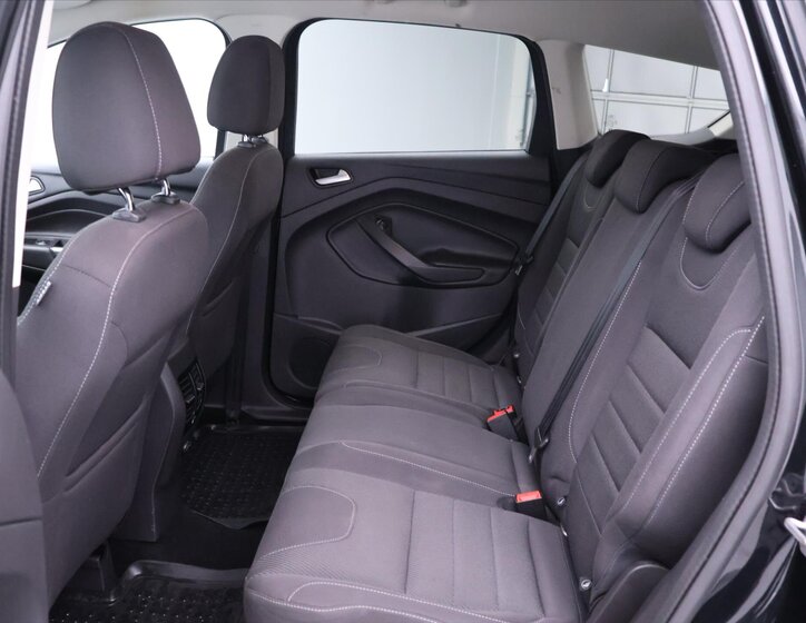 Ford Kuga SUV / Terénní 1,6 l 110 kw