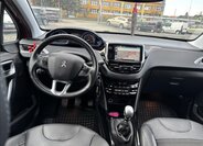 Peugeot 2008 8
