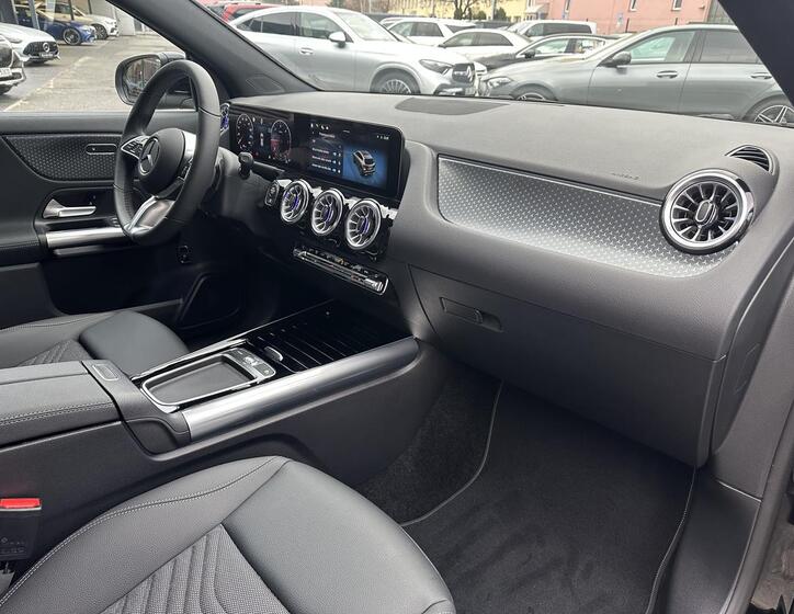 Mercedes-Benz GLA 18