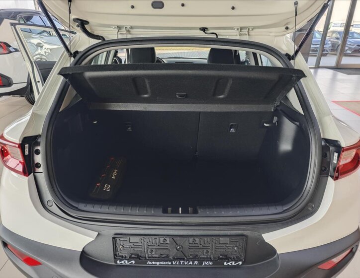 KIA Stonic CUV / Crossover 1,2 l 61 kw