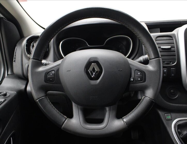 Renault Trafic 16