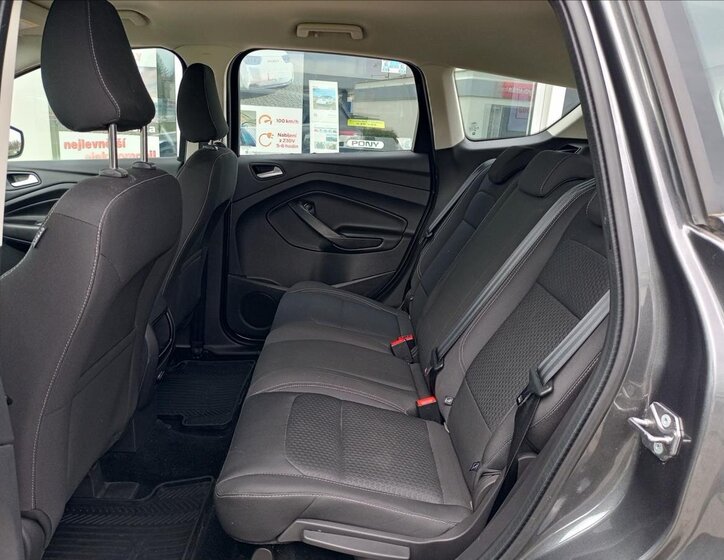 Ford Kuga SUV / Terénní 1,5 l 88 kw