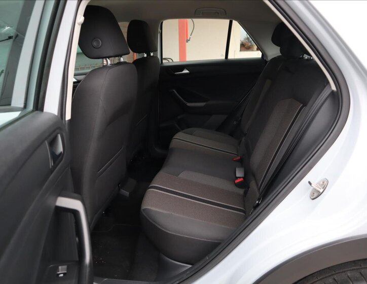 Volkswagen T-Roc CUV 1,6 l 85 kw