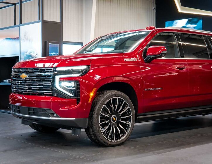 Chevrolet Suburban SUV 6,2 l 313 kw