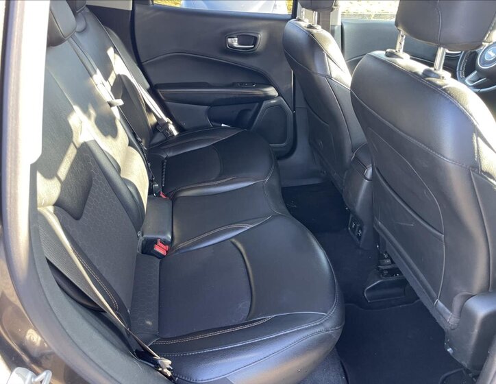 Jeep Compass 11
