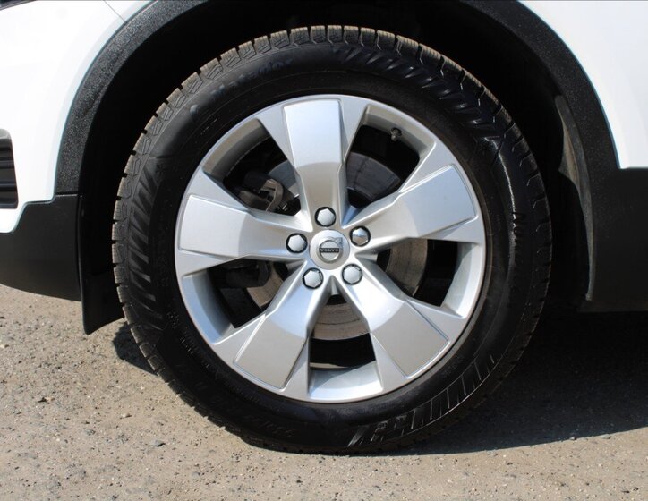 Volvo XC40 SUV / Terénní 2,0 l 140 kw