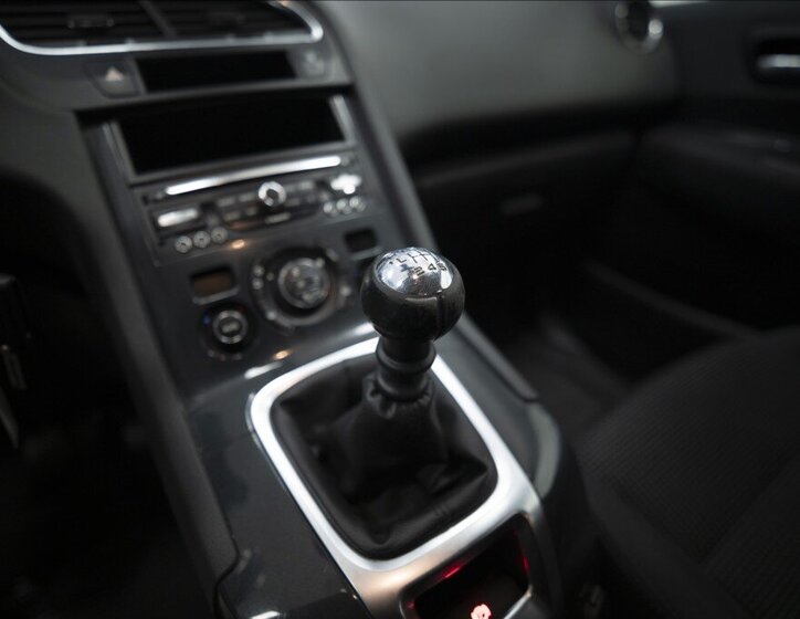 Peugeot 5008 MPV 1,6 l 88 kw