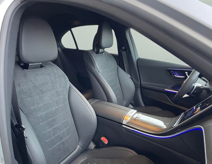 Mercedes-Benz Třídy C Sedan 2,0 l 145 kw