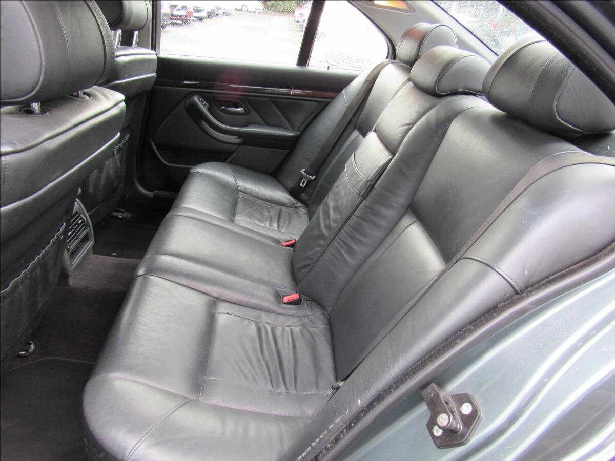 BMW Řada 5 Sedan / Limuzína 2,5 l 141 kw