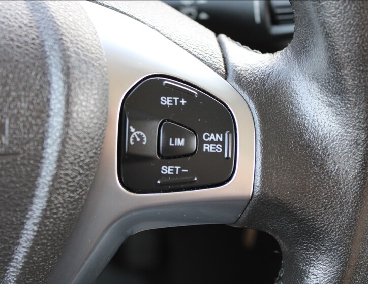 Ford Tourneo Courier 15