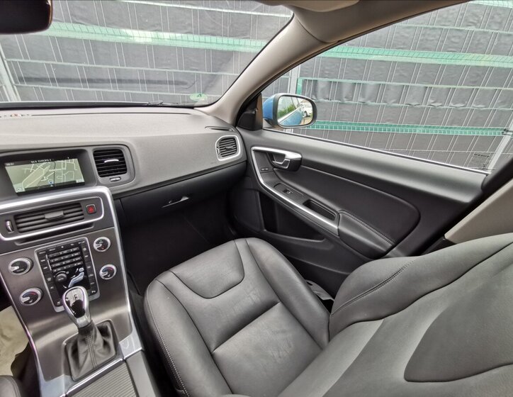 Volvo V60 Kombi 2,0 l 133 kw