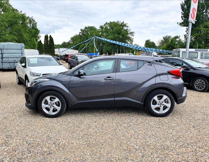 Toyota C-HR Hatchback 1,8 l 72 kw