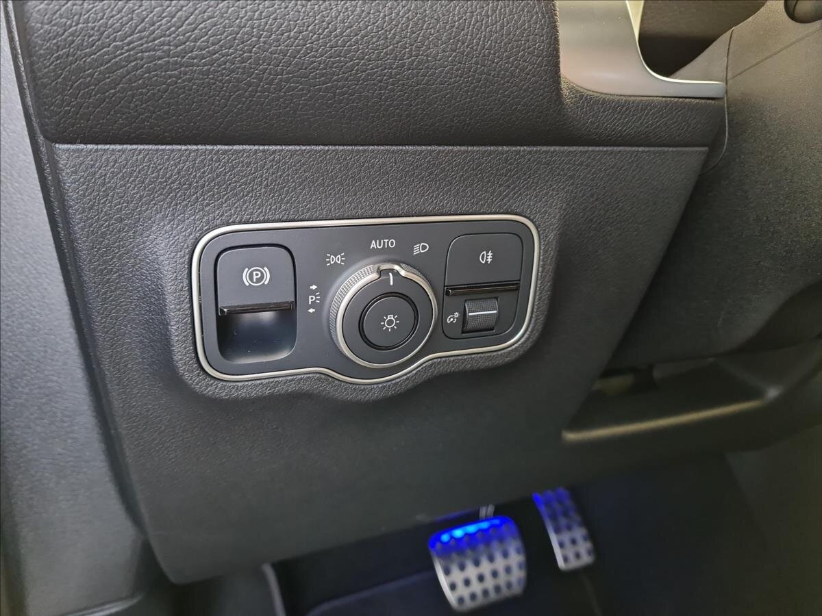 Mercedes-Benz GLB SUV 1,3 l 120 kw