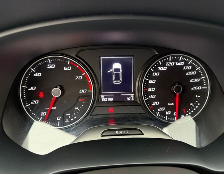 Seat Leon Hatchback 1,5 l 96 kw