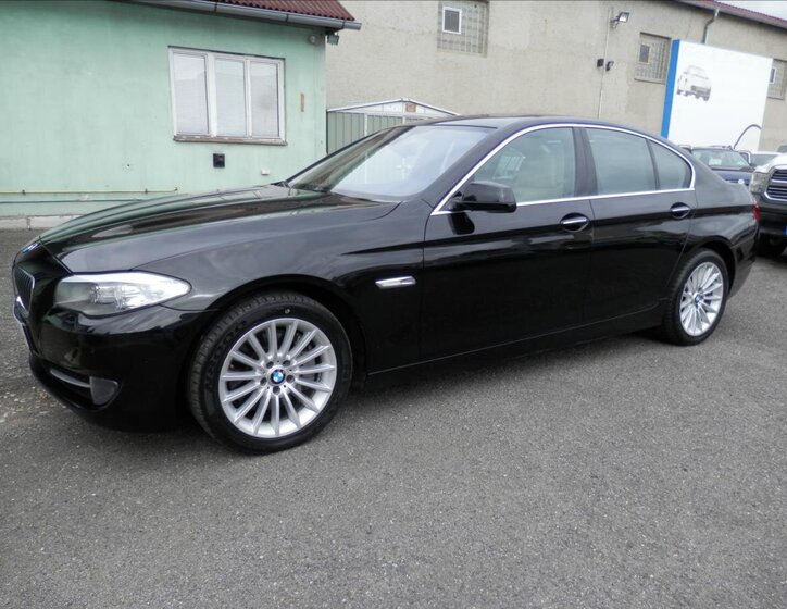 BMW Řada 5 Sedan 3,0 l 230 kw