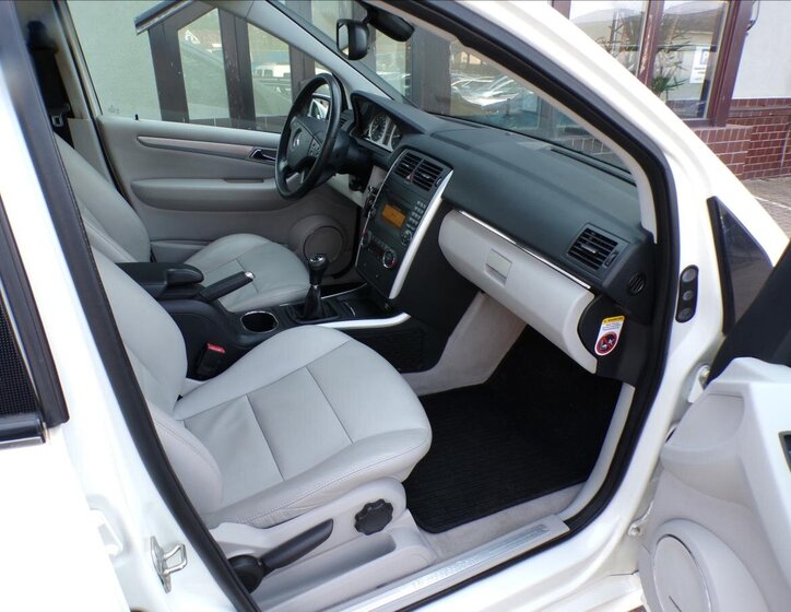 Mercedes-Benz Třídy B Kombi 2,0 l 100 kw